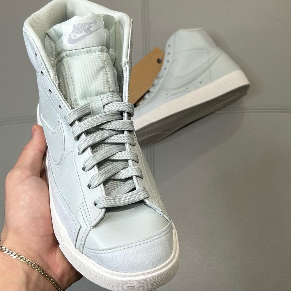 NEW NIKE BLAZER MID GREEN - Picture 2 of 4